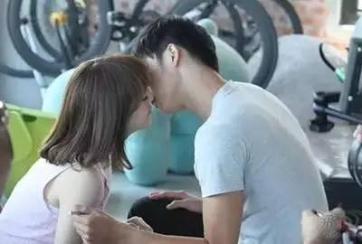 男人胸女人home在线观看,一场视觉与情感的在线盛宴